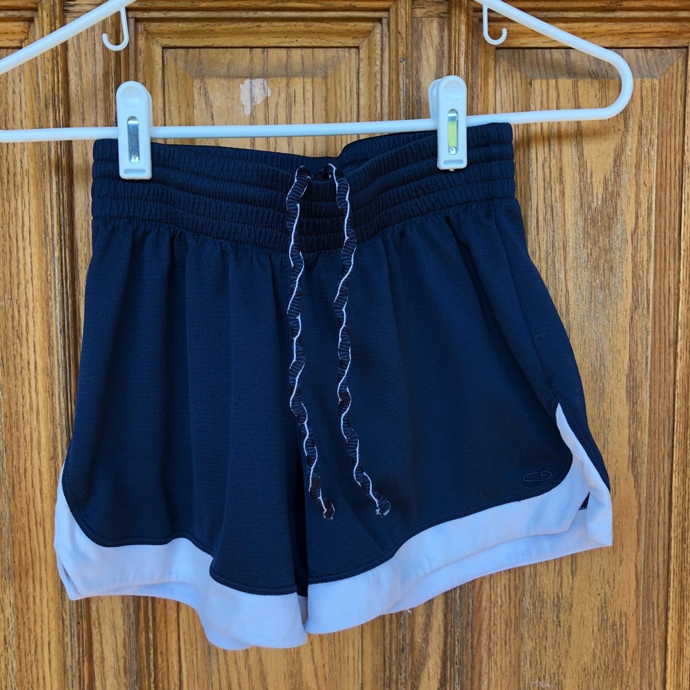 Stretchy breathable running shorts